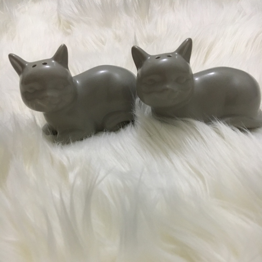 Cat salt/pepper shakers